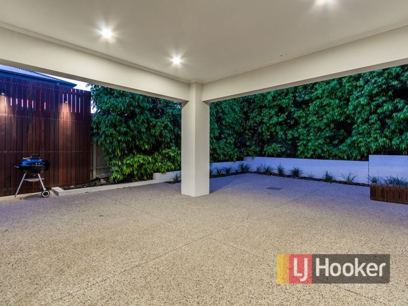 28 Bushlark Drive, Berwick VIC 3806