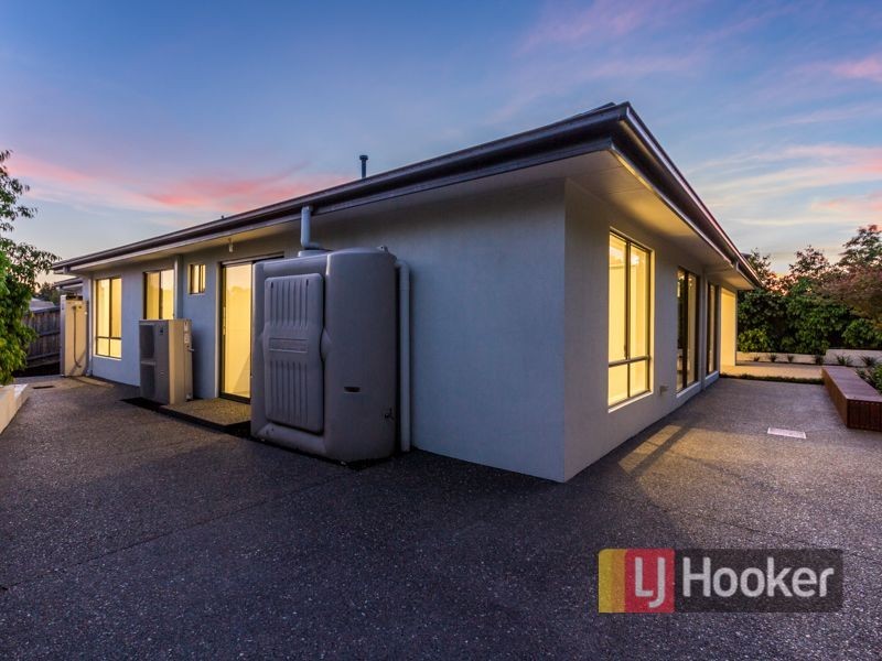 28 Bushlark Drive, Berwick VIC 3806