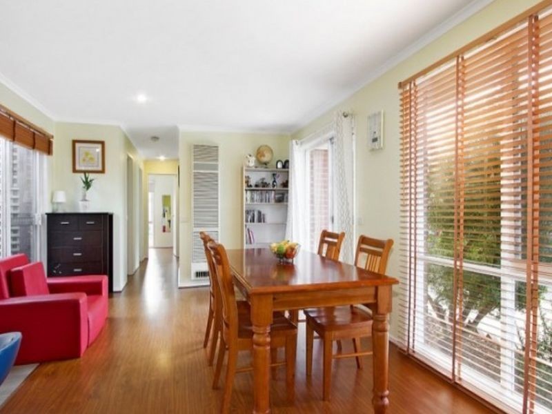 28 Ralph Crescent, Hampton Park VIC 3976