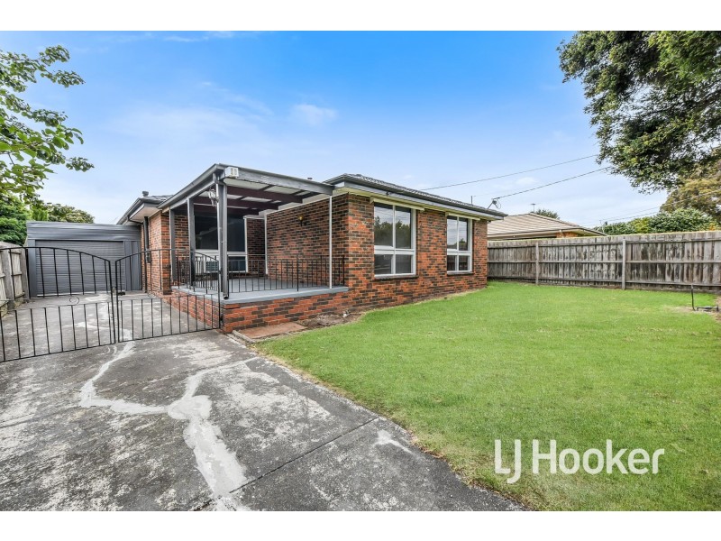 26 McLaren Drive, Cranbourne VIC 3977