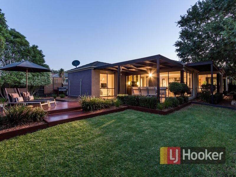 6 Sugarbush Drive, Lynbrook VIC 3975