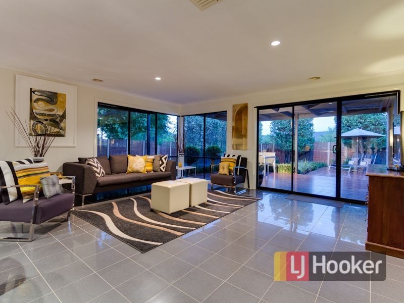 6 Sugarbush Drive, Lynbrook VIC 3975