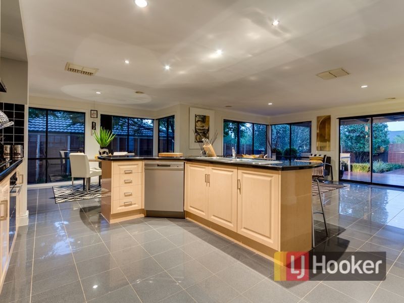 6 Sugarbush Drive, Lynbrook VIC 3975