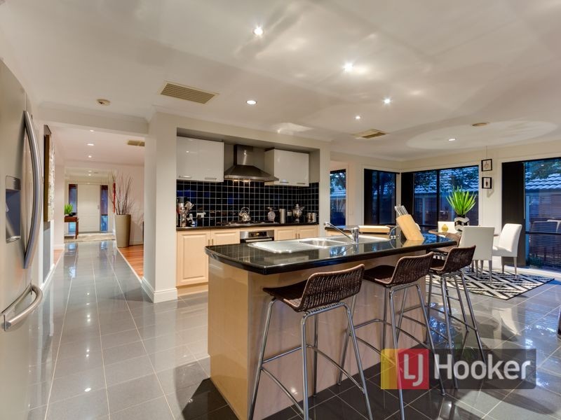 6 Sugarbush Drive, Lynbrook VIC 3975