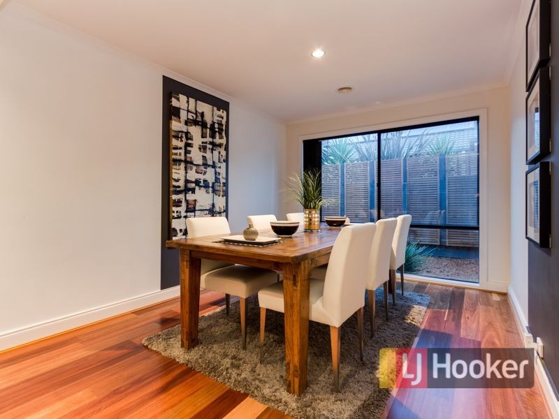 6 Sugarbush Drive, Lynbrook VIC 3975