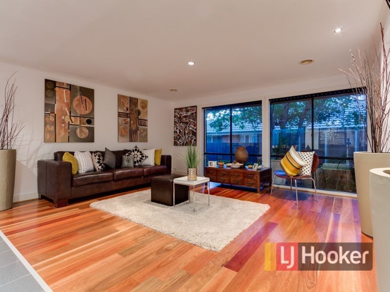 6 Sugarbush Drive, Lynbrook VIC 3975