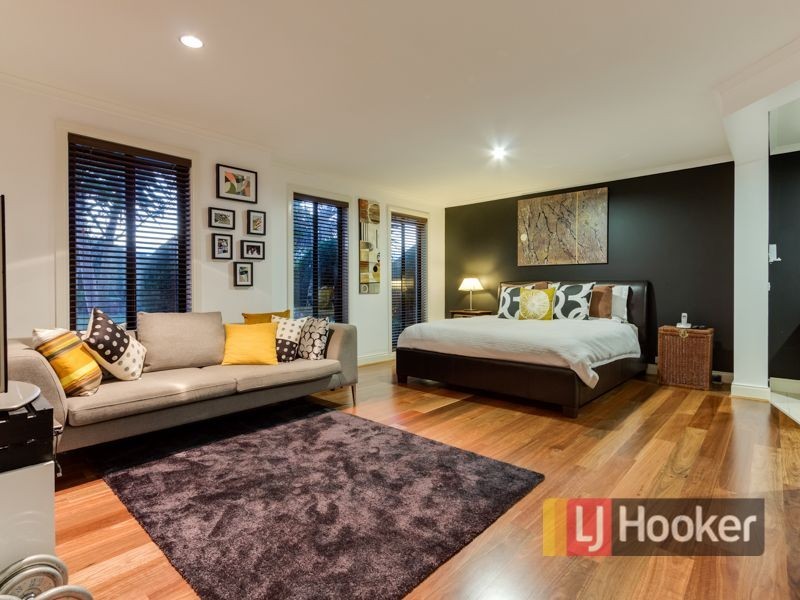 6 Sugarbush Drive, Lynbrook VIC 3975