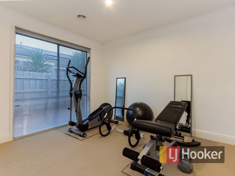 6 Sugarbush Drive, Lynbrook VIC 3975