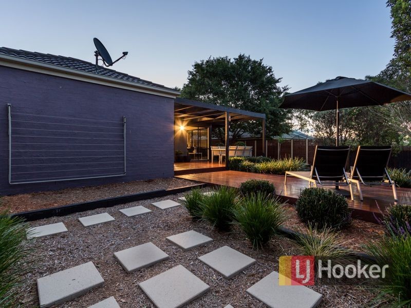 6 Sugarbush Drive, Lynbrook VIC 3975
