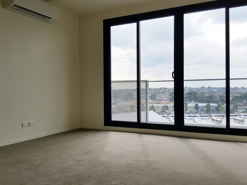 802/80 Cheltenham Road, Dandenong VIC 3175