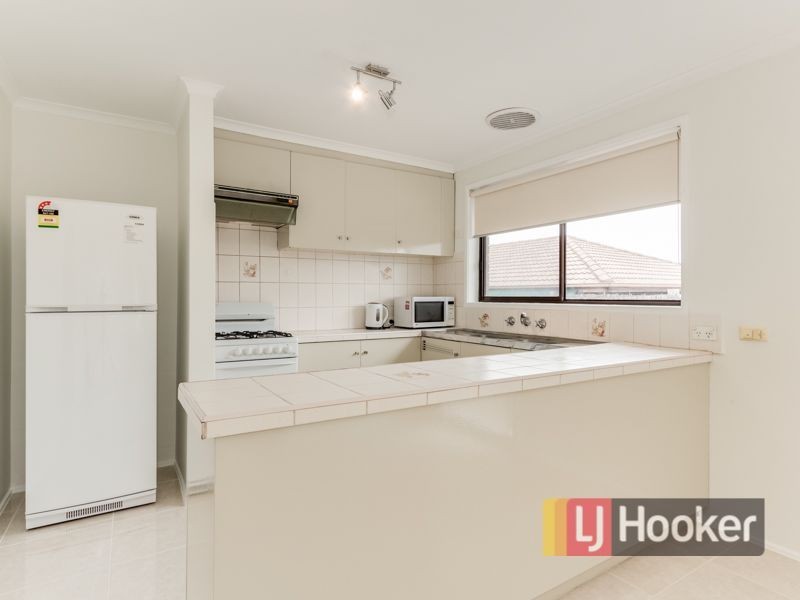 8 113 Hammond Road, Dandenong VIC 3175