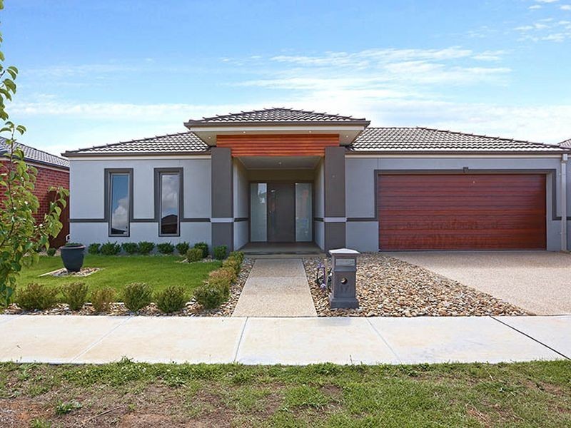 17 Cadillac Street, Cranbourne East VIC 3977