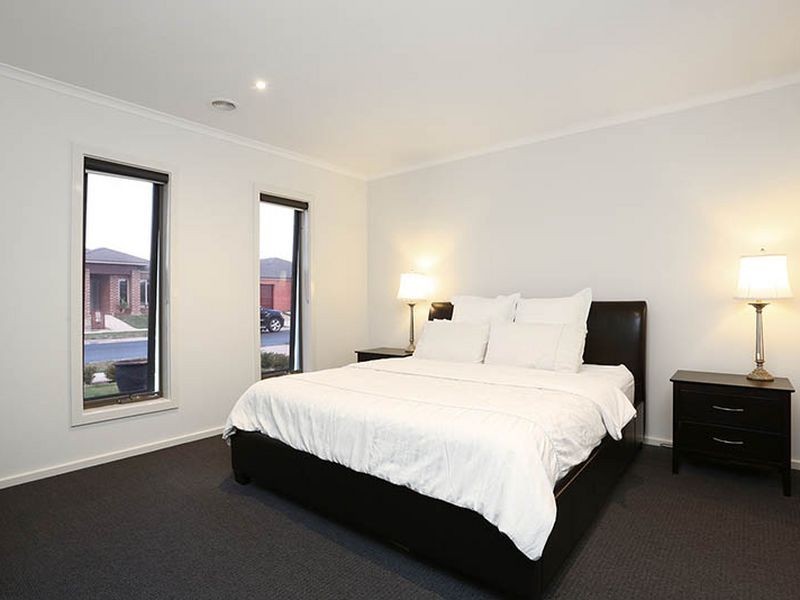 17 Cadillac Street, Cranbourne East VIC 3977
