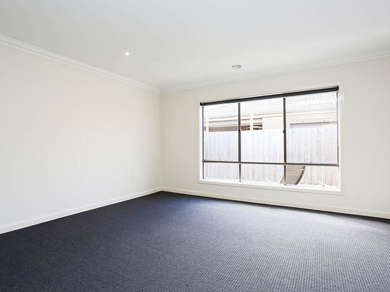 17 Cadillac Street, Cranbourne East VIC 3977