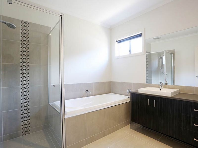 17 Cadillac Street, Cranbourne East VIC 3977