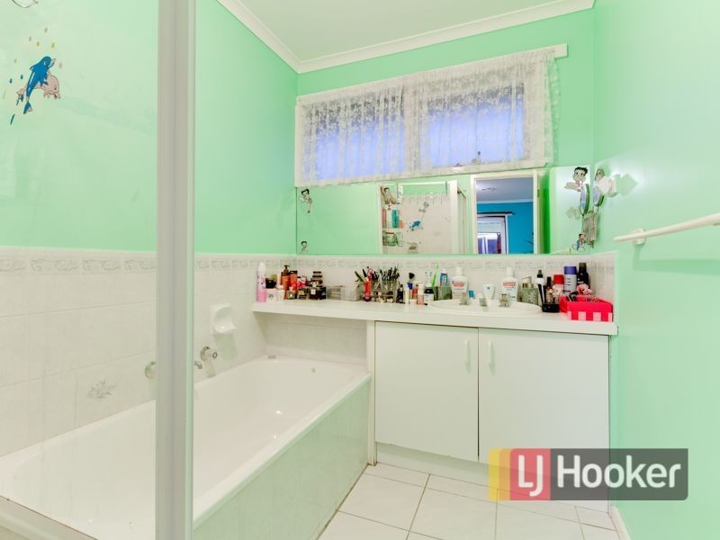 13 Jessica Drive, Hampton Park VIC 3976