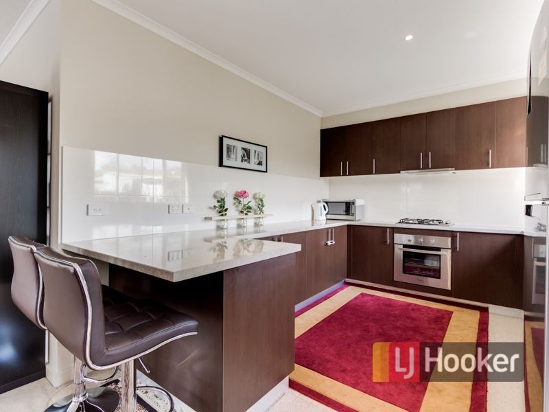 2/78 Warana Drive, Hampton Park VIC 3976