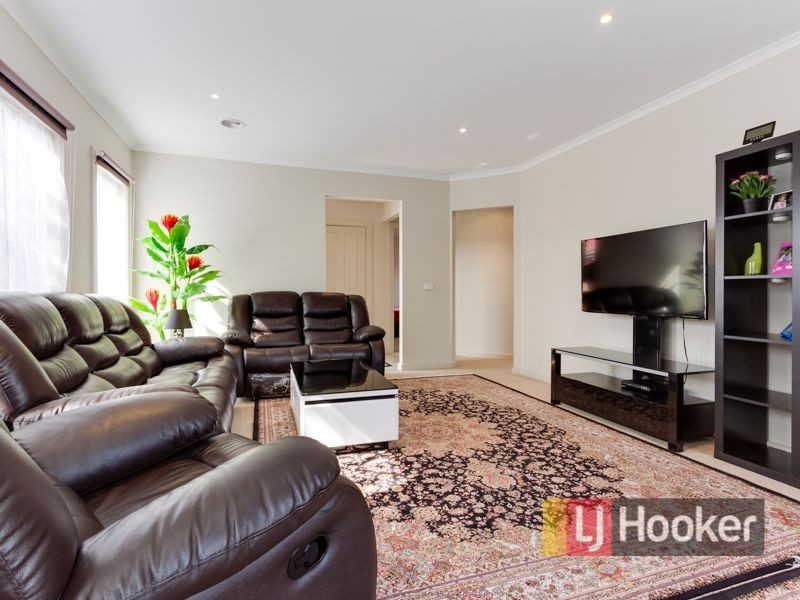 2/78 Warana Drive, Hampton Park VIC 3976