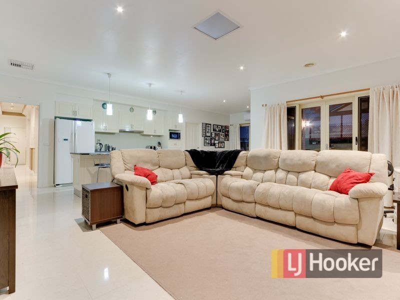 10 Cobalt Court, Pakenham VIC 3810