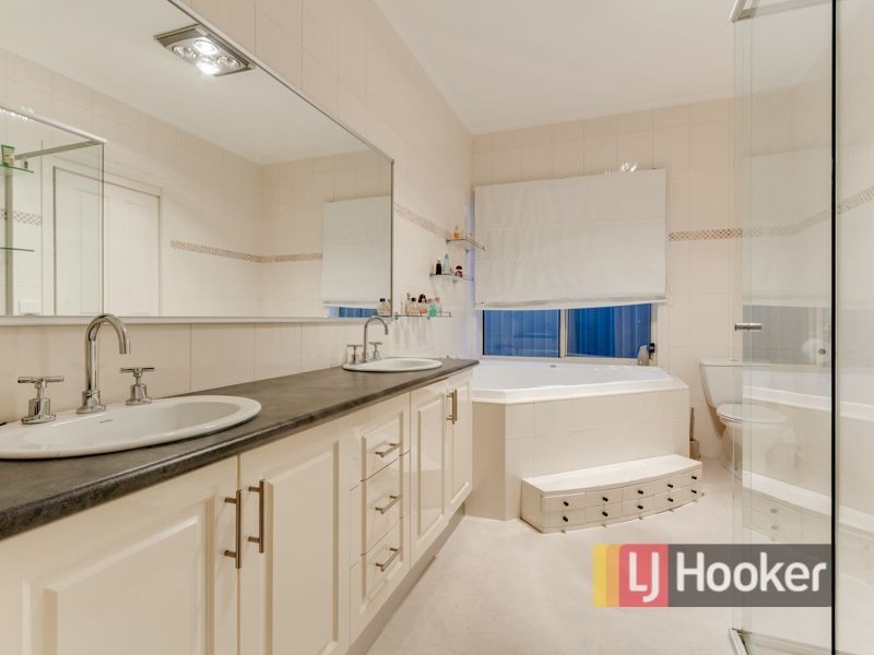 10 Cobalt Court, Pakenham VIC 3810