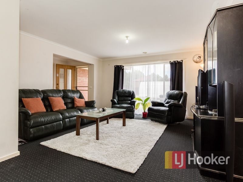 13 England Walk, Narre Warren South VIC 3805