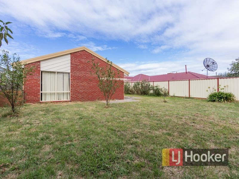 13 England Walk, Narre Warren South VIC 3805