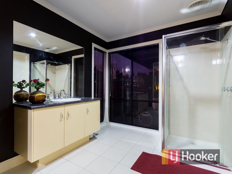 6 Sugarbush Drive, Lynbrook VIC 3975