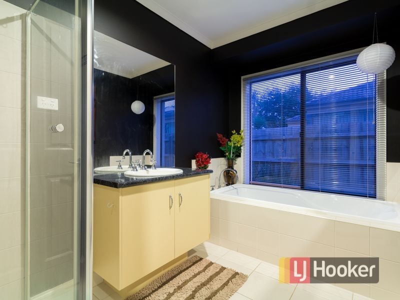 6 Sugarbush Drive, Lynbrook VIC 3975