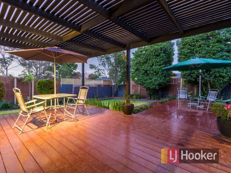 6 Sugarbush Drive, Lynbrook VIC 3975