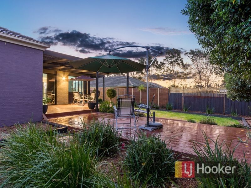 6 Sugarbush Drive, Lynbrook VIC 3975