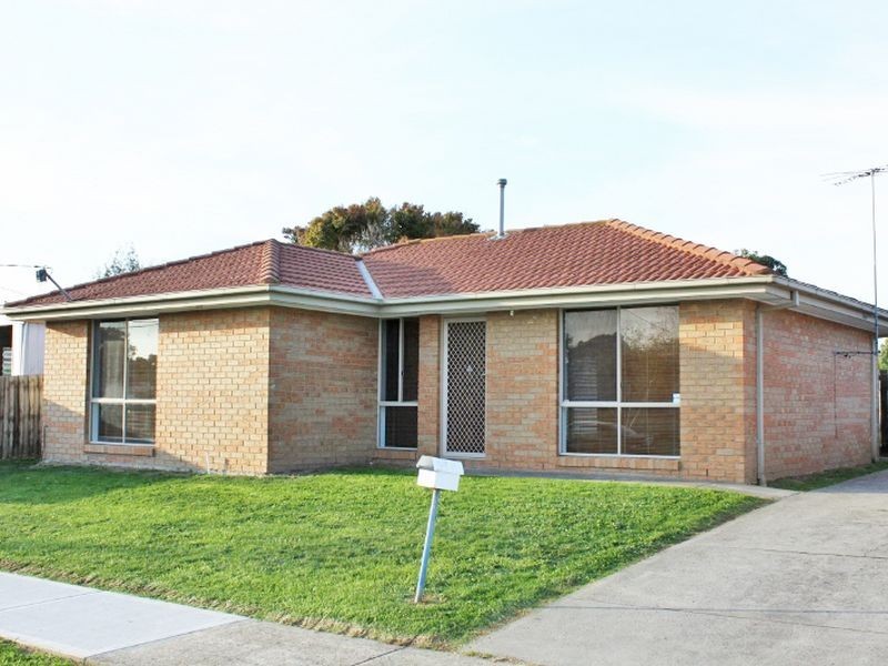 4 Ellindale Close, Hampton Park VIC 3976