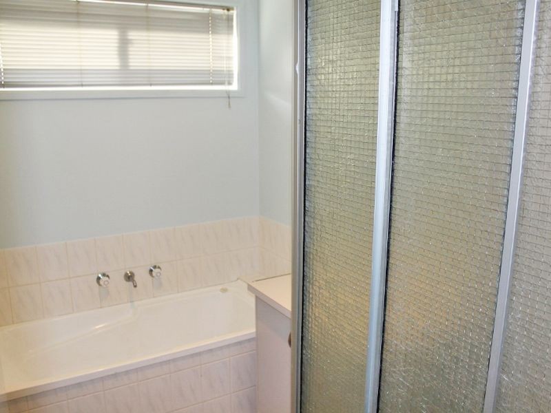 4 Ellindale Close, Hampton Park VIC 3976