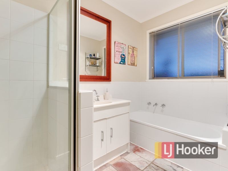 1/127 Warana Drive, Hampton Park VIC 3976