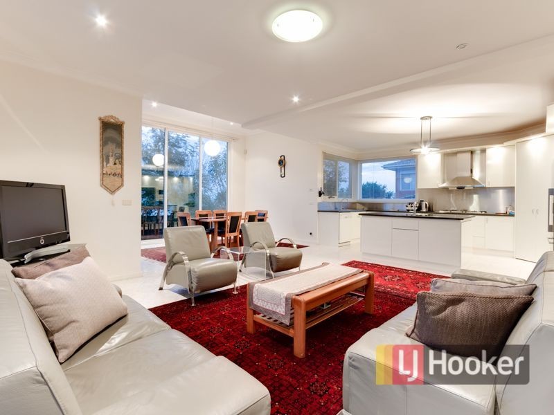34 Georgette Crescent, Endeavour Hills VIC 3802