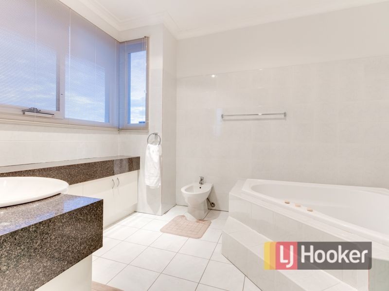 34 Georgette Crescent, Endeavour Hills VIC 3802
