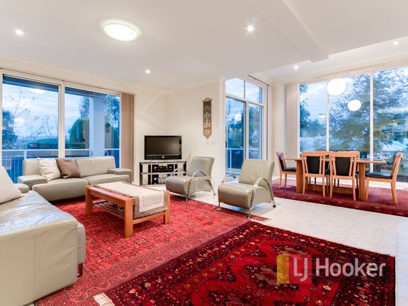 34 Georgette Crescent, Endeavour Hills VIC 3802