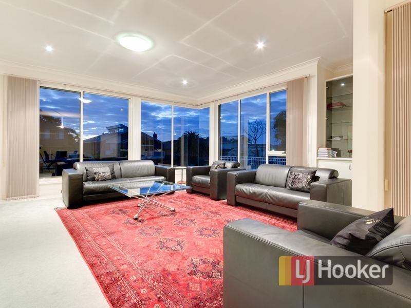 34 Georgette Crescent, Endeavour Hills VIC 3802