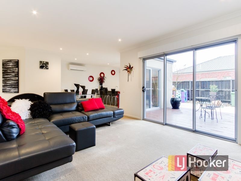 9 Peppermint Row, Officer VIC 3809