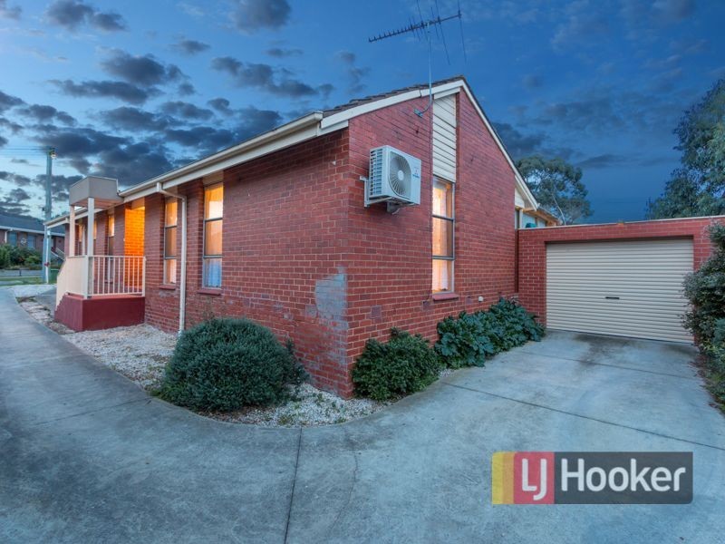 1/2 Village Drive, Hampton Park VIC 3976