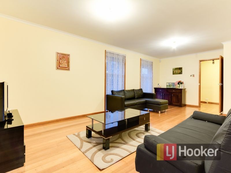 1/2 Village Drive, Hampton Park VIC 3976