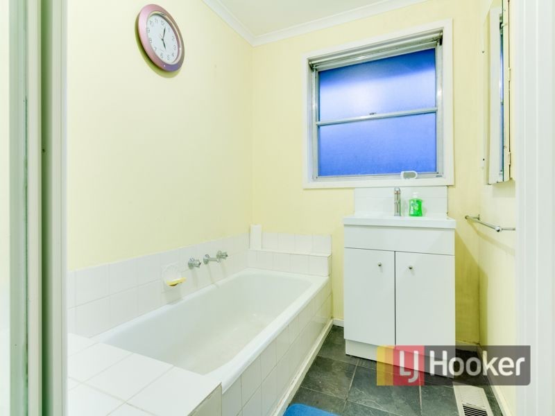 1/2 Village Drive, Hampton Park VIC 3976