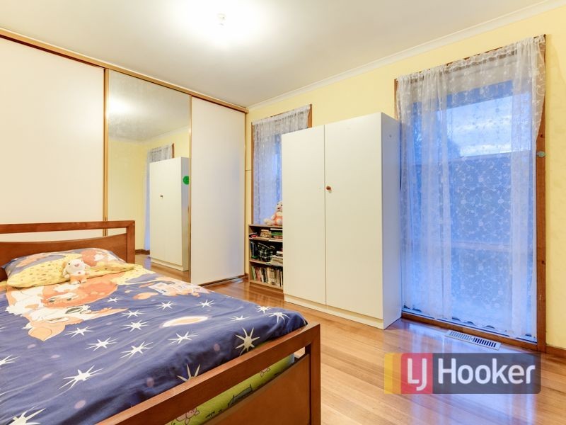 1/2 Village Drive, Hampton Park VIC 3976