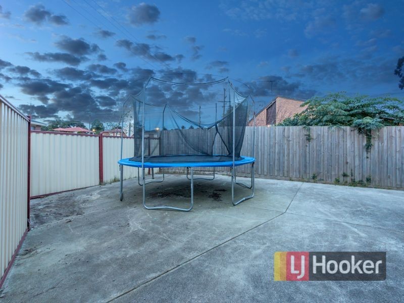 1/2 Village Drive, Hampton Park VIC 3976