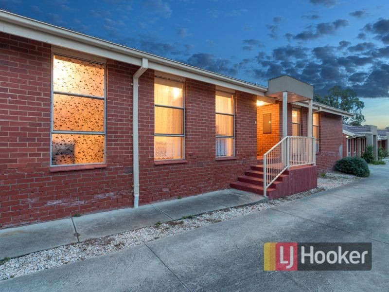1/2 Village Drive, Hampton Park VIC 3976