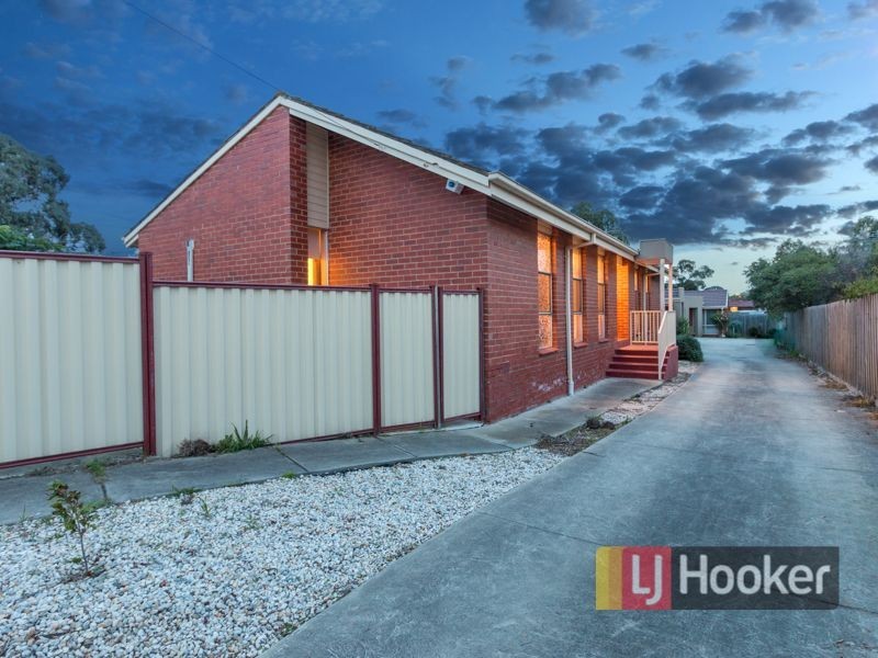 1/2 Village Drive, Hampton Park VIC 3976