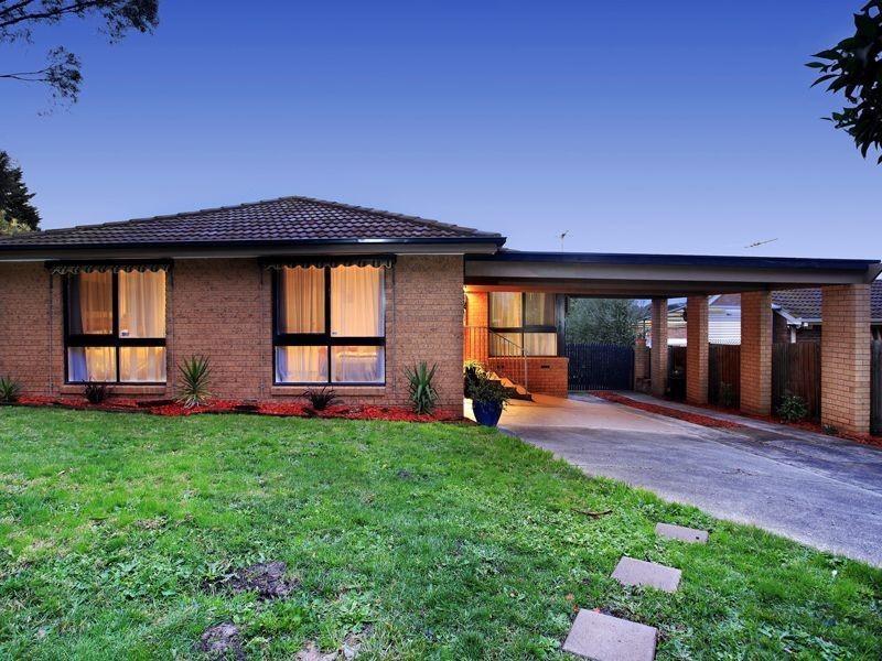 24 The Grange, Hampton Park VIC 3976