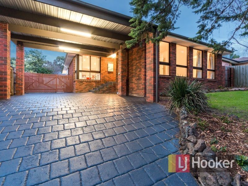 13 The Grange, Hampton Park VIC 3976