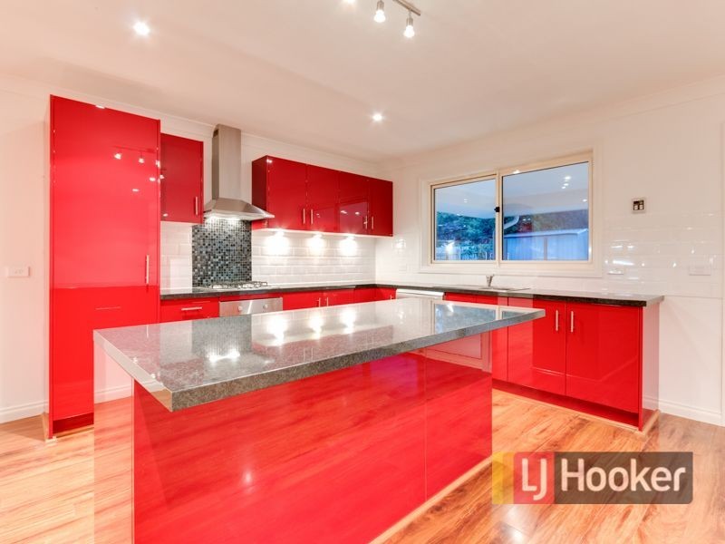 13 The Grange, Hampton Park VIC 3976