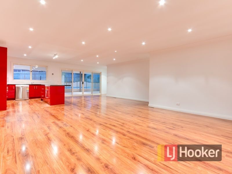 13 The Grange, Hampton Park VIC 3976