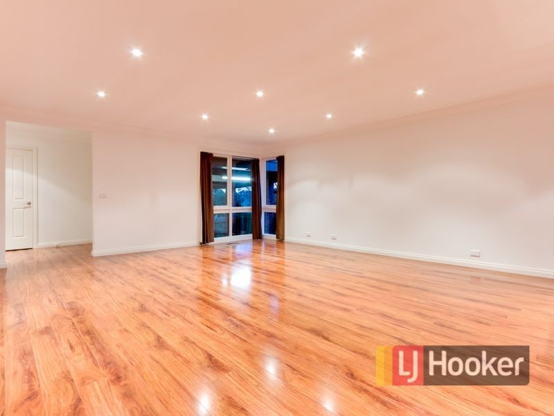 13 The Grange, Hampton Park VIC 3976